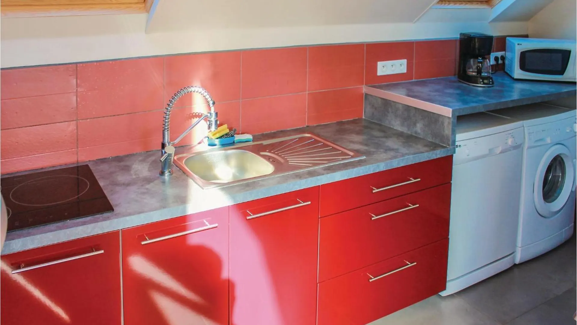 Dom wakacyjny Stunning Home In Plogoff With Kitchen